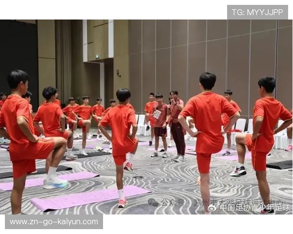 球员自发组织迷你训练营，提前磨合阵容默契